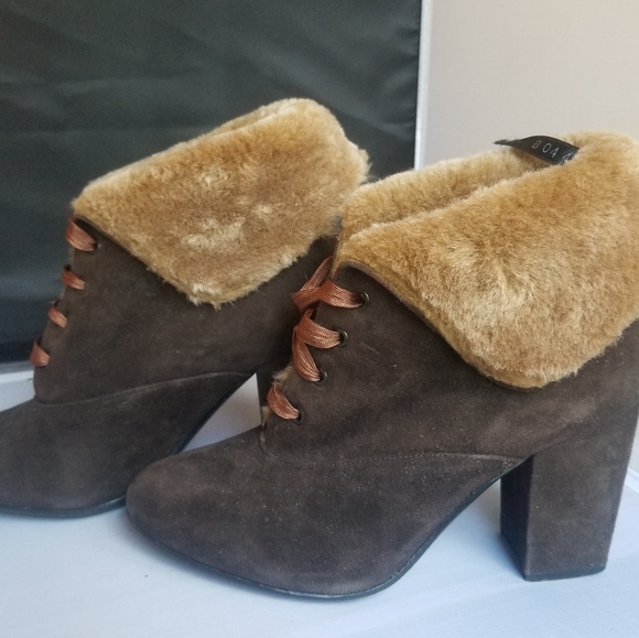 Vintage suede and fur ankle boots by Robert Clergerie - Picture 5 of 8